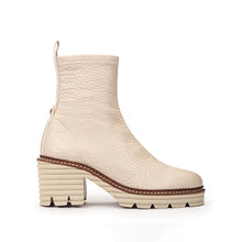 Cargar imagen en el visor de la galería, Botín Pedro Miralles
