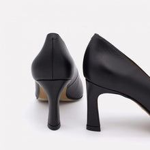 Cargar imagen en el visor de la galería, Stiletto Ángel Alarcón
