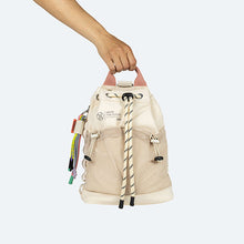 Cargar imagen en el visor de la galería, Mochila Munich SS25
