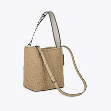 Cargar imagen en el visor de la galería, Bolso LC SS25
