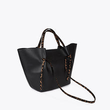 Cargar imagen en el visor de la galería, Bolso LC
