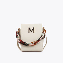 Cargar imagen en el visor de la galería, Bolso LC SS25
