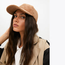 Cargar imagen en el visor de la galería, Gorra LC
