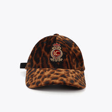 Cargar imagen en el visor de la galería, Gorra LC
