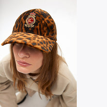 Cargar imagen en el visor de la galería, Gorra LC
