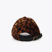 Cargar imagen en el visor de la galería, Gorra LC
