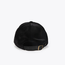Cargar imagen en el visor de la galería, Gorra LC
