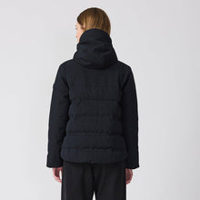 Cargar imagen en el visor de la galería, Chaqueta TANTÄ
